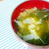 我が家の定番★甘いキャベツとわかめのお味噌汁